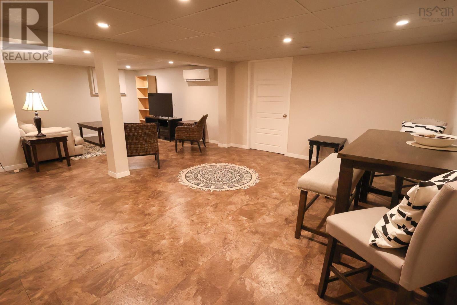 84 Park Street, Bridgewater, Nova Scotia  B4V 2B9 - Photo 30 - 202505311