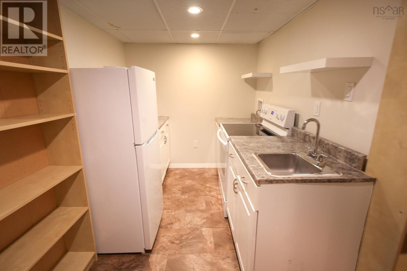 84 Park Street, Bridgewater, Nova Scotia  B4V 2B9 - Photo 33 - 202505311