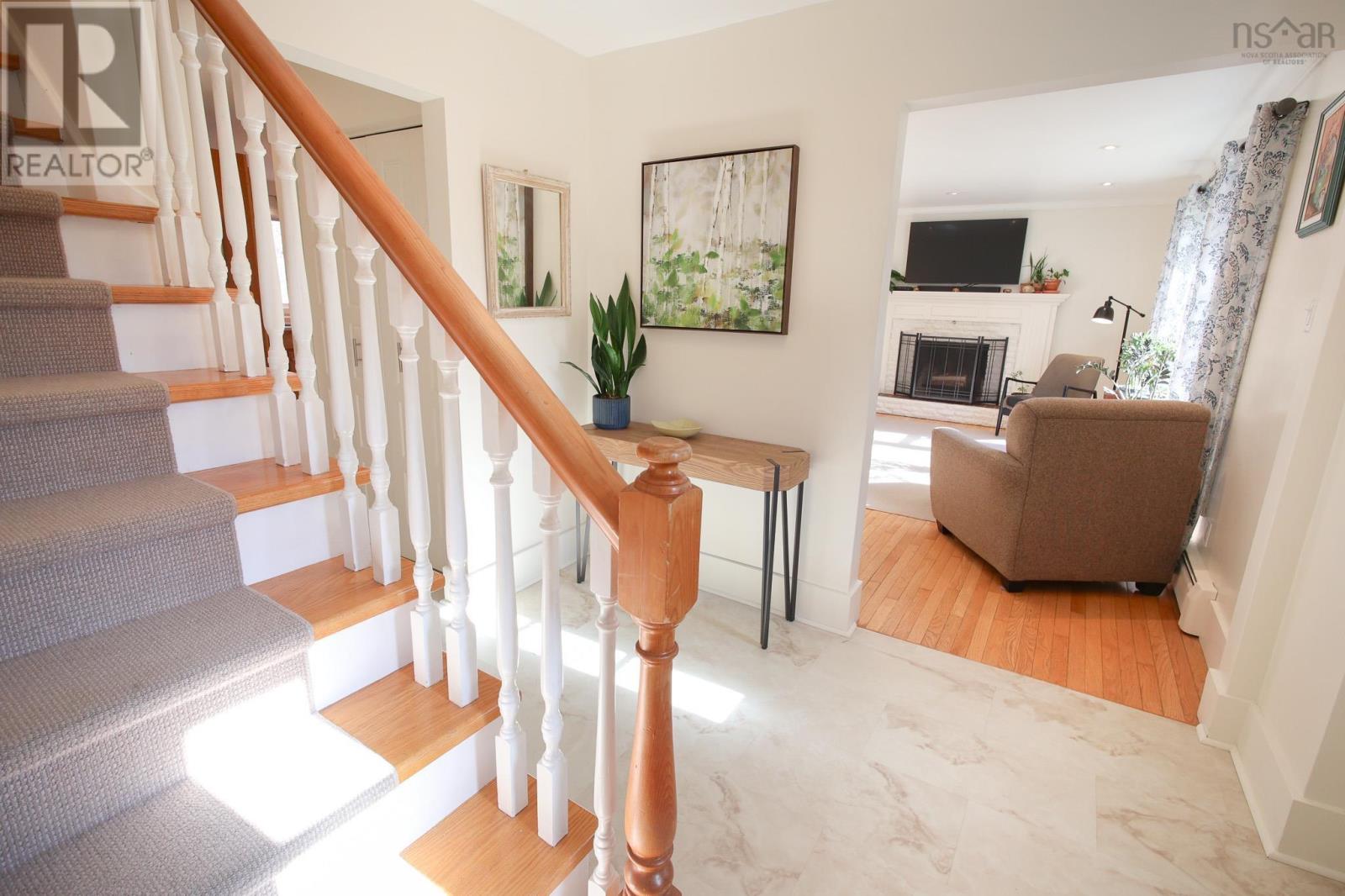 84 Park Street, Bridgewater, Nova Scotia  B4V 2B9 - Photo 5 - 202505311