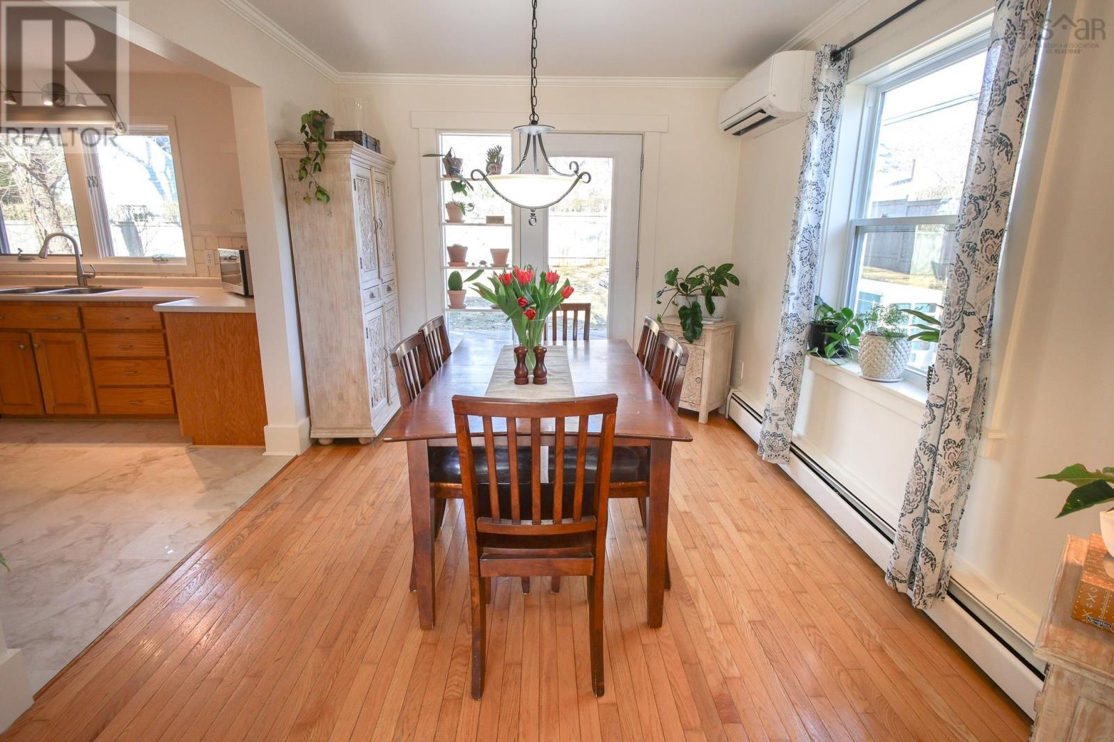 84 Park Street, Bridgewater, Nova Scotia  B4V 2B9 - Photo 8 - 202505311