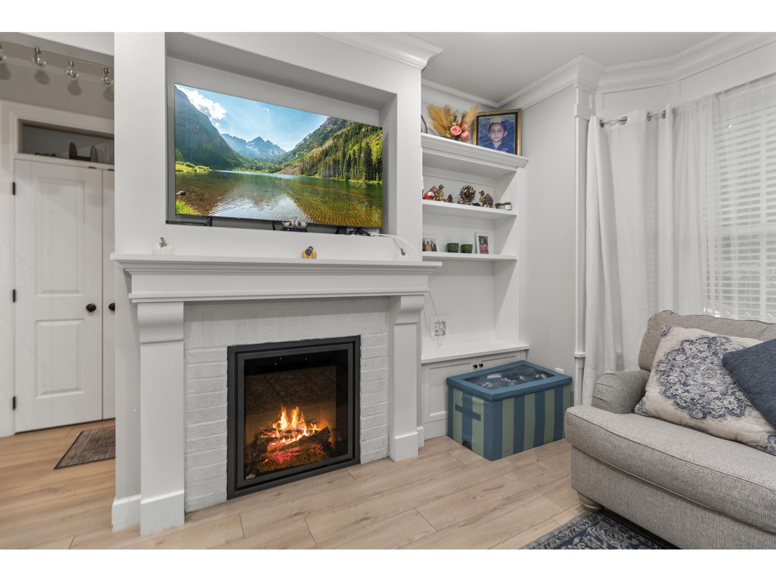 Property at 21 33460 LYNN AVENUE image 5