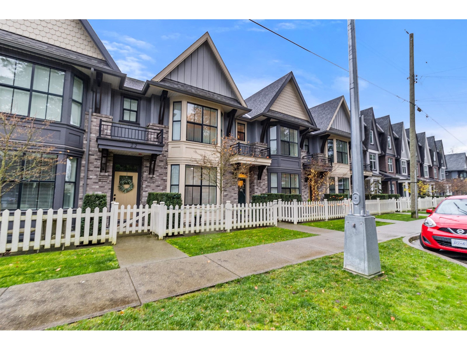 Property at 21 33460 LYNN AVENUE image 1
