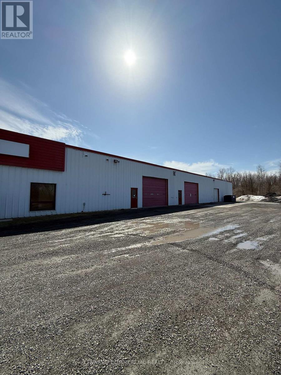 805 Boundary Road, Cornwall, Ontario  K6H 6K8 - Photo 3 - X12029396