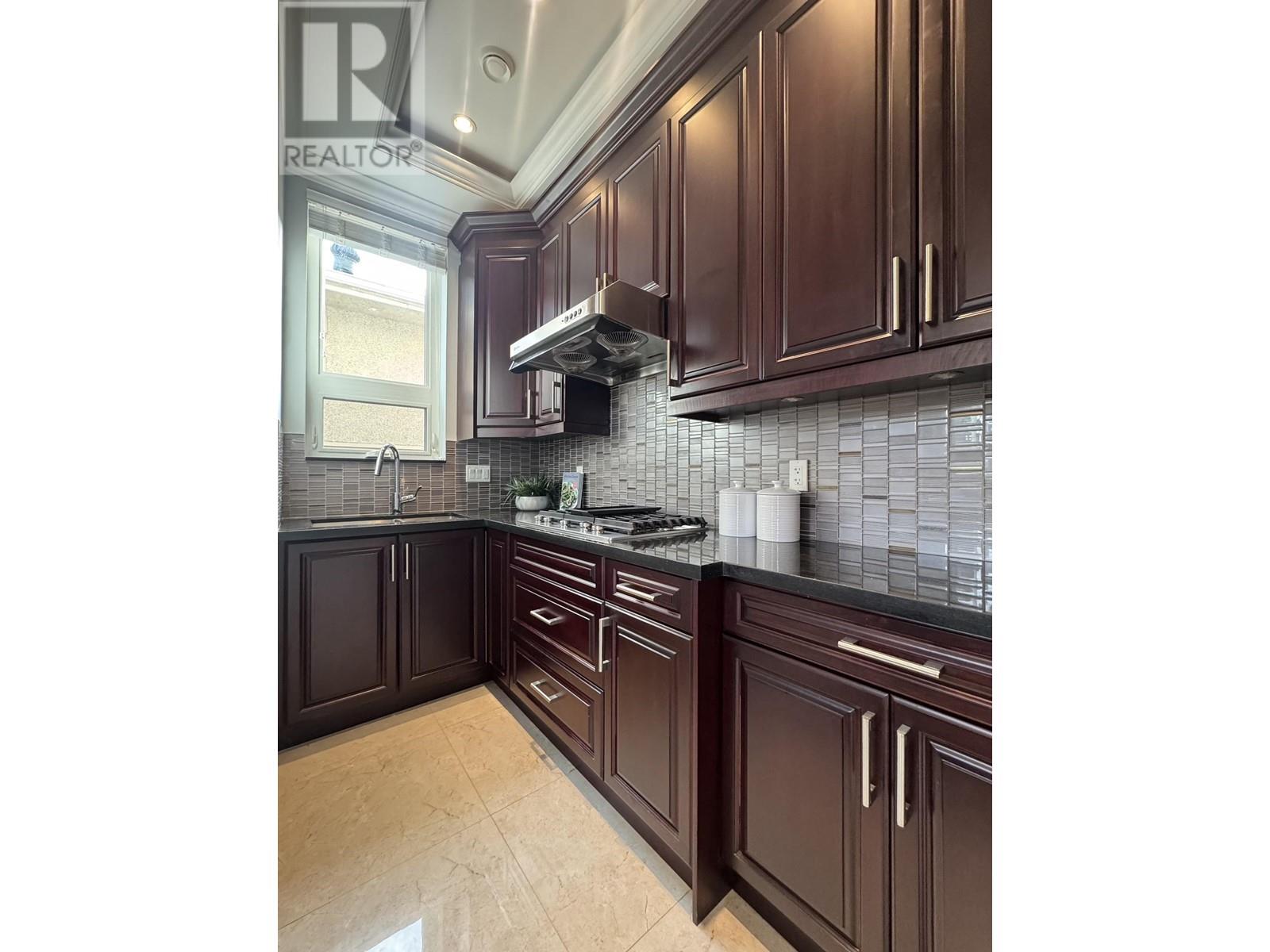 2555 E 8th Avenue, Vancouver, British Columbia  V5M 1W3 - Photo 8 - R2979105
