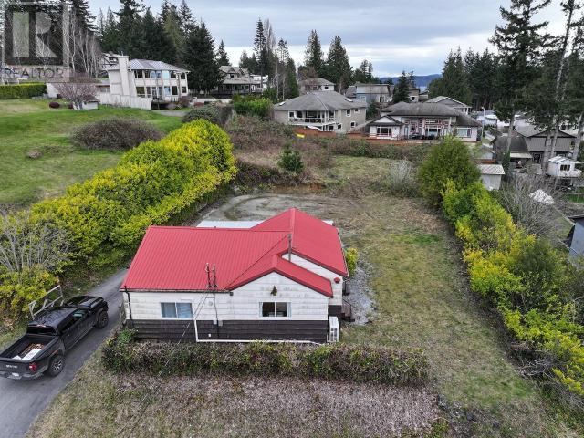 Property at 6928 QUESNEL STREET image 3