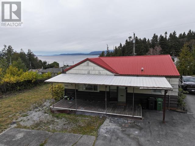 Property at 6928 QUESNEL STREET image 5