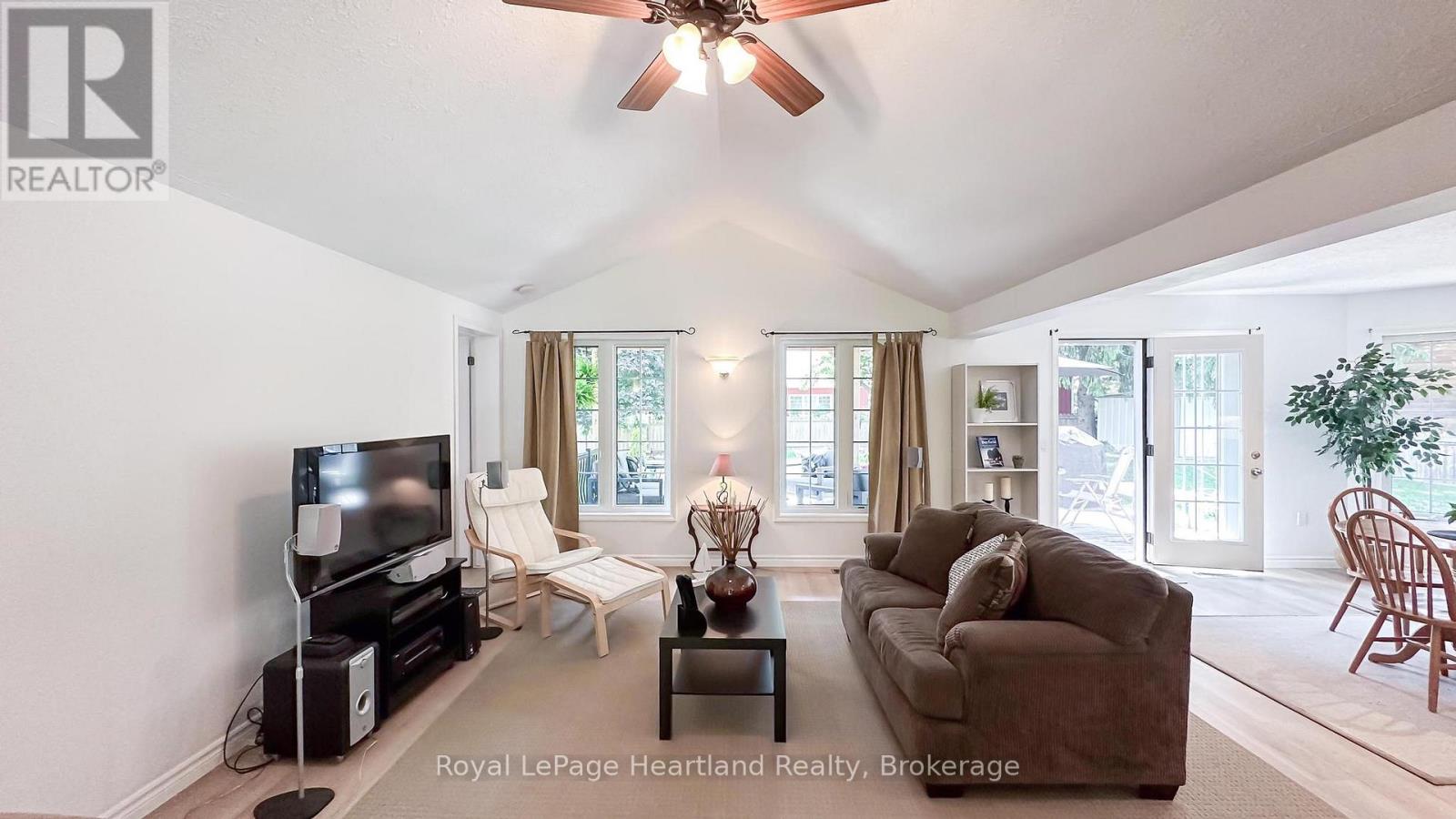11 William Street, Bluewater, Ontario  N0M 1G0 - Photo 13 - X12029384