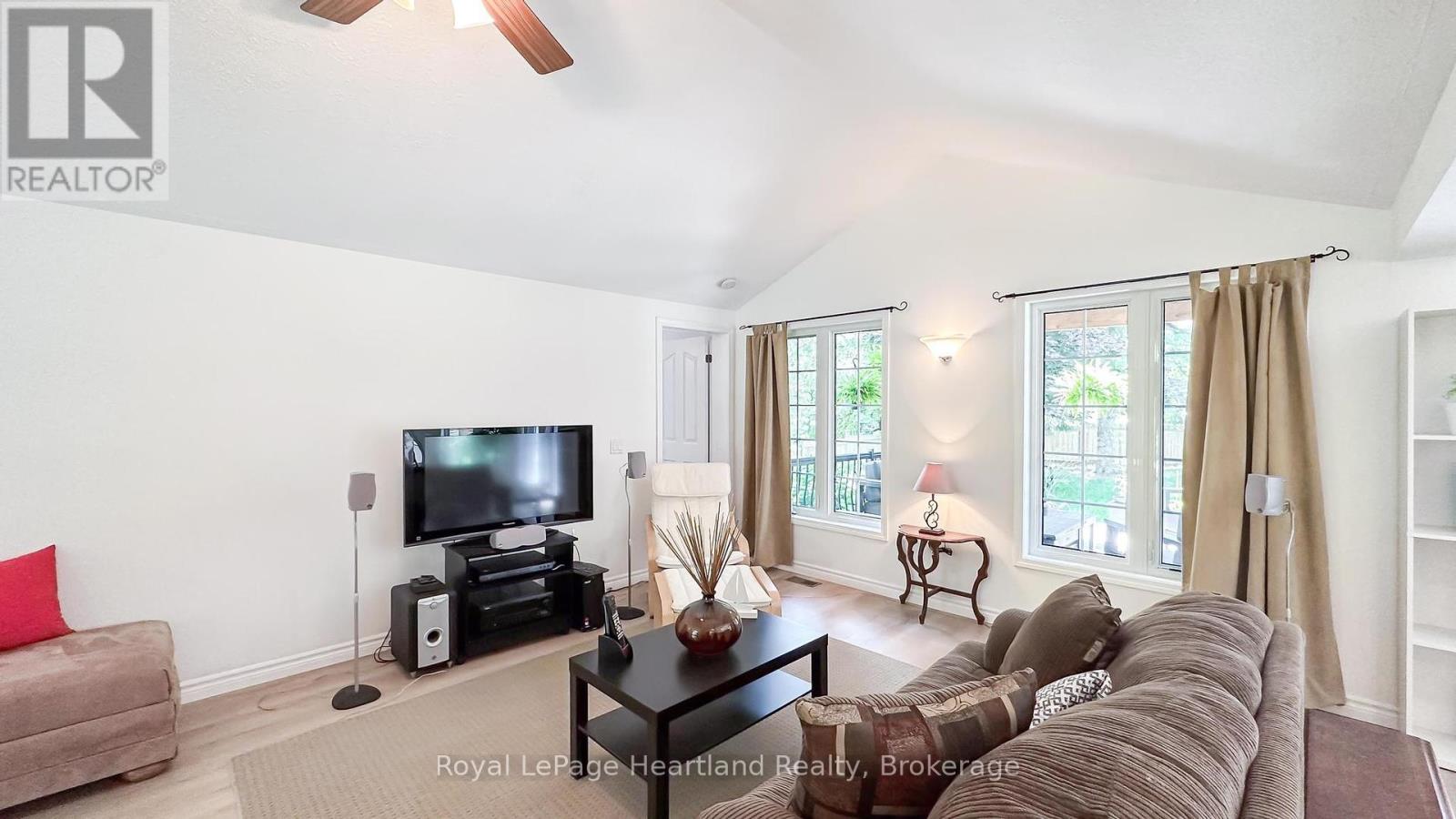 11 William Street, Bluewater, Ontario  N0M 1G0 - Photo 14 - X12029384