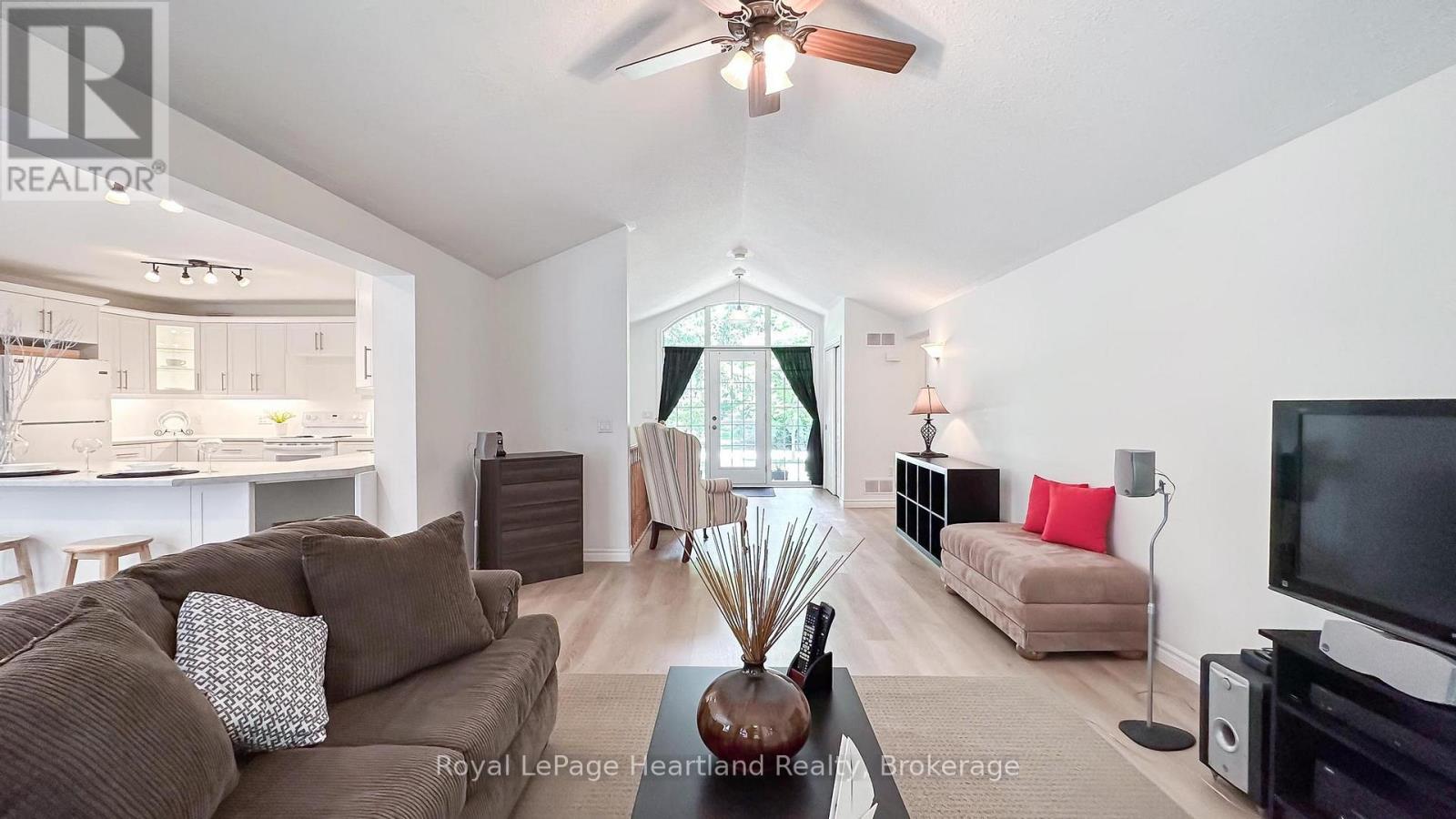 11 William Street, Bluewater, Ontario  N0M 1G0 - Photo 18 - X12029384