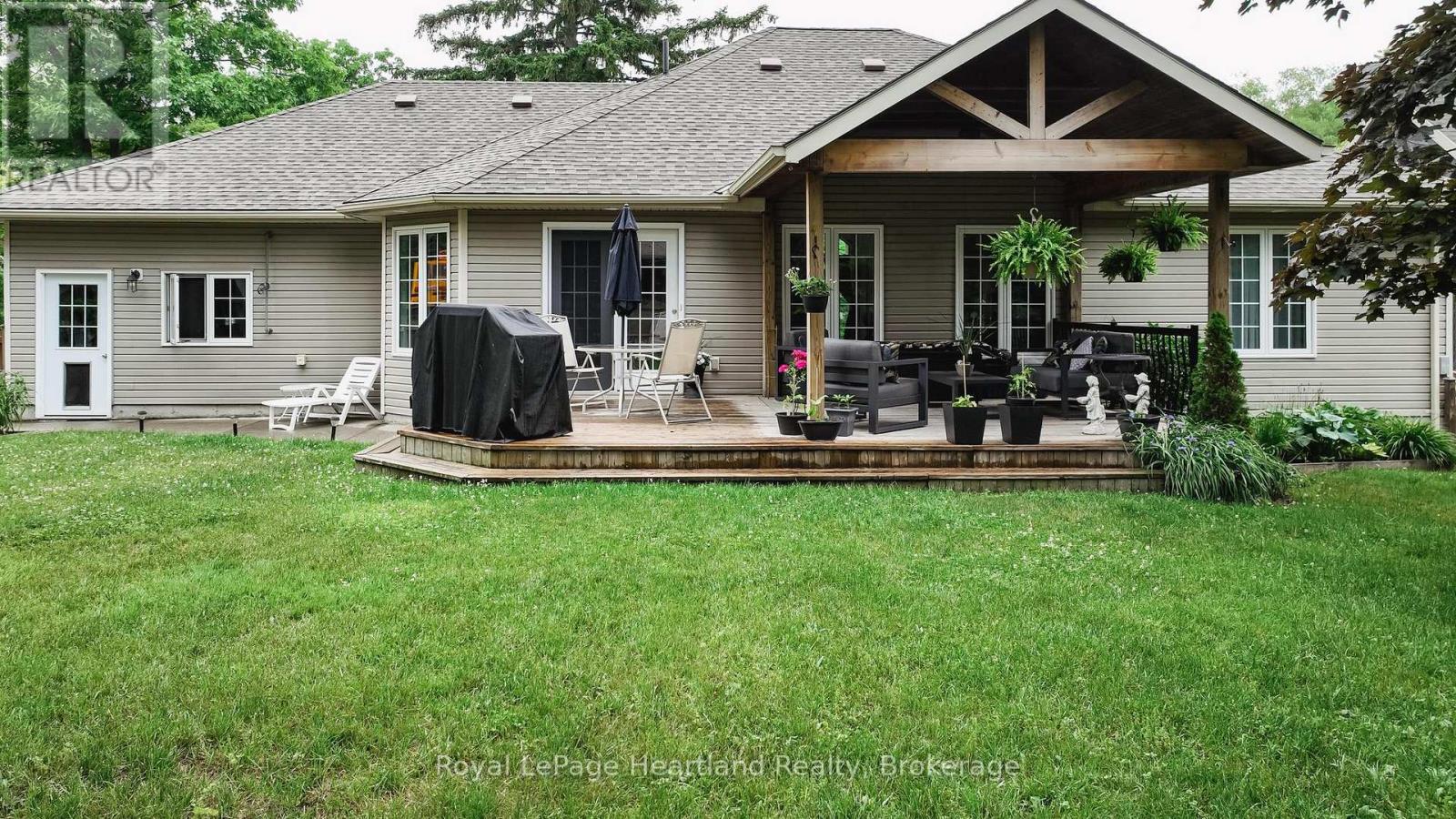 11 William Street, Bluewater, Ontario  N0M 1G0 - Photo 38 - X12029384