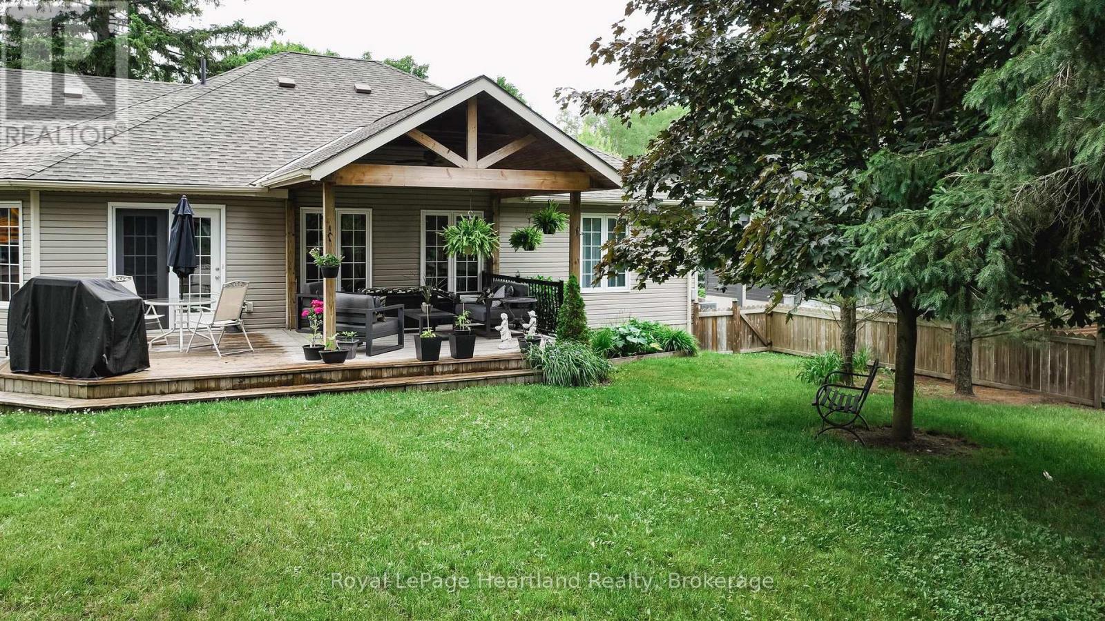 11 William Street, Bluewater, Ontario  N0M 1G0 - Photo 39 - X12029384