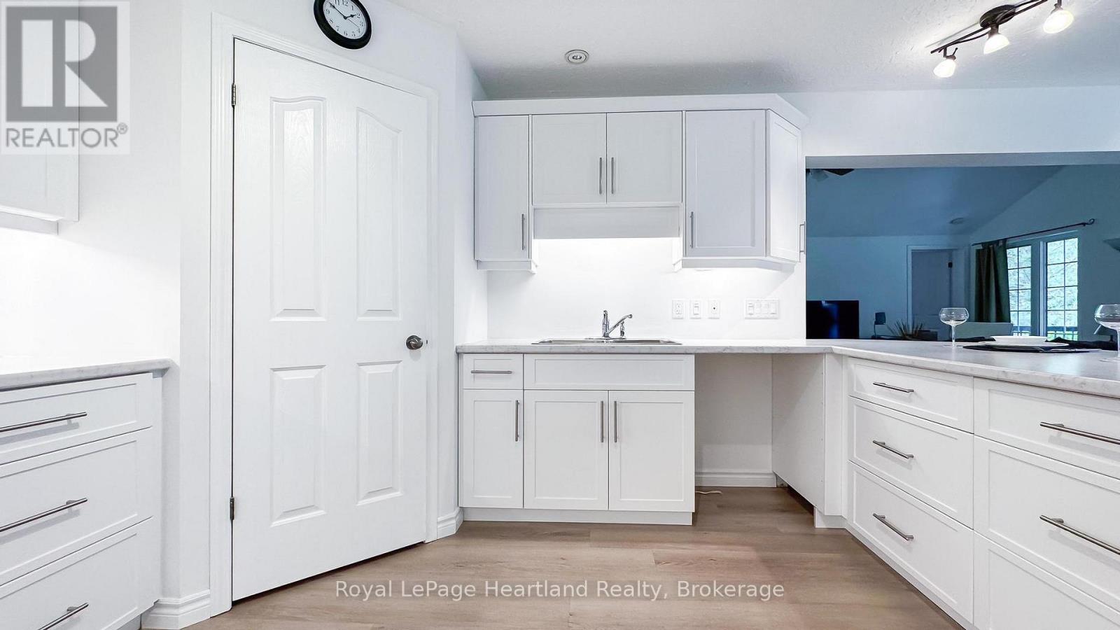 11 William Street, Bluewater, Ontario  N0M 1G0 - Photo 6 - X12029384