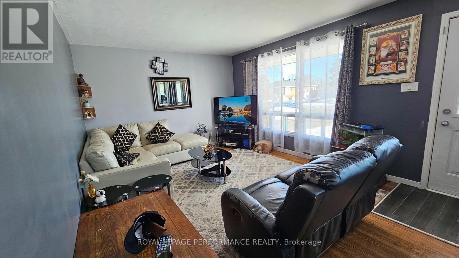 Property at 1208 HENRY STREET W image 5