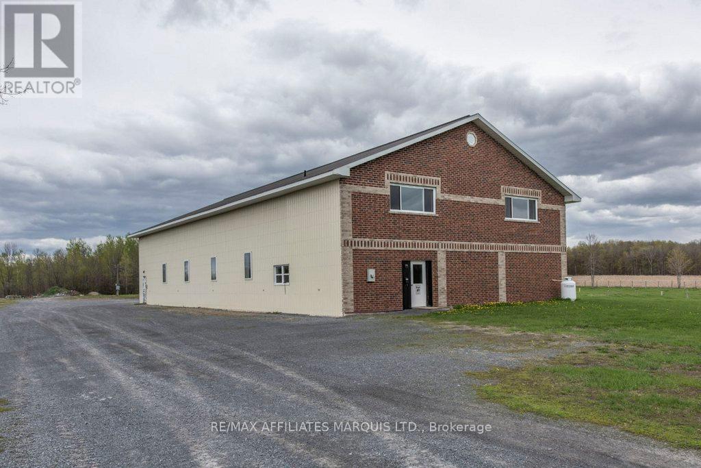 18613 Dundas Street, South Glengarry, Ontario  K0C 1S0 - Photo 1 - X12029493