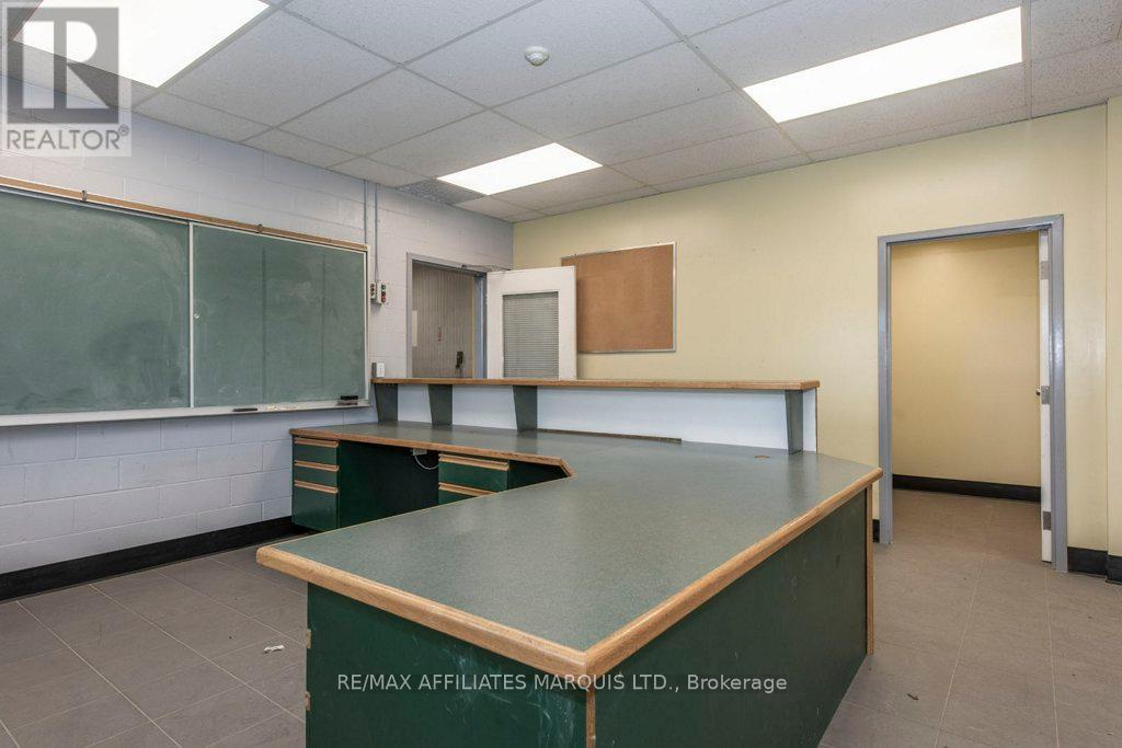 18613 Dundas Street, South Glengarry, Ontario  K0C 1S0 - Photo 10 - X12029493