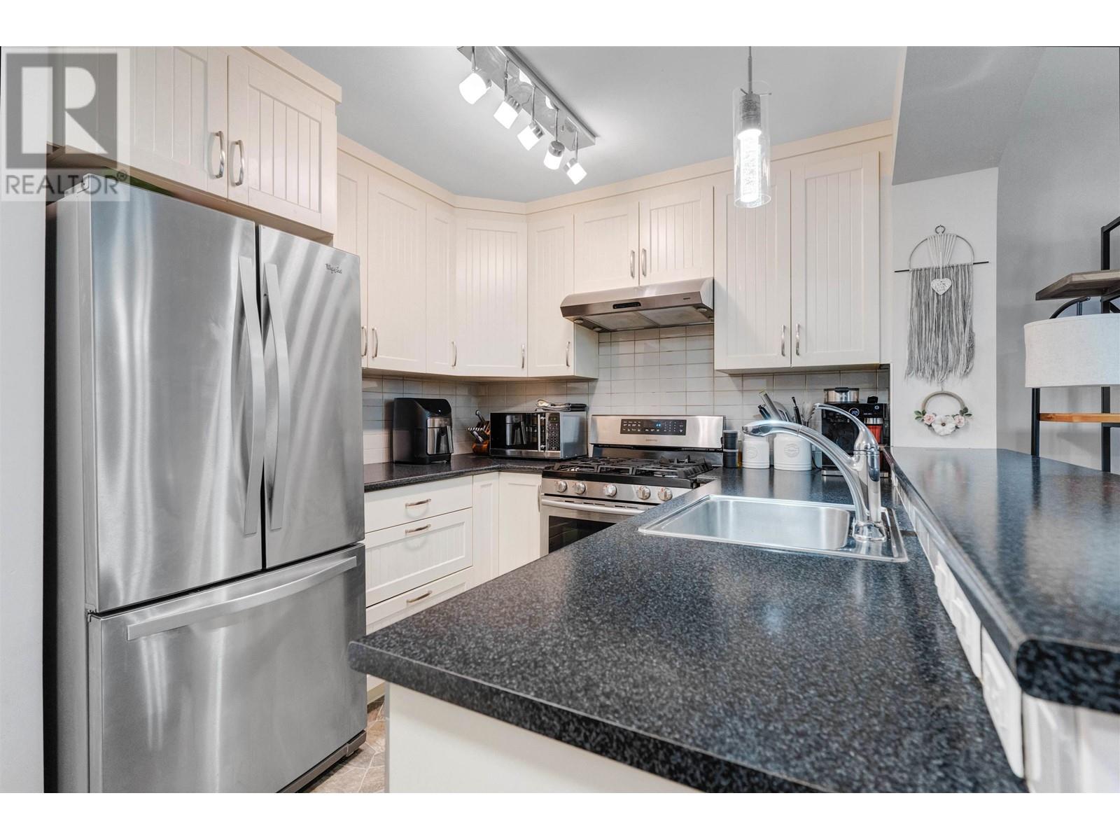 212 2988 Silver Springs Boulevard, Coquitlam, British Columbia  V3E 3R6 - Photo 3 - R2978582