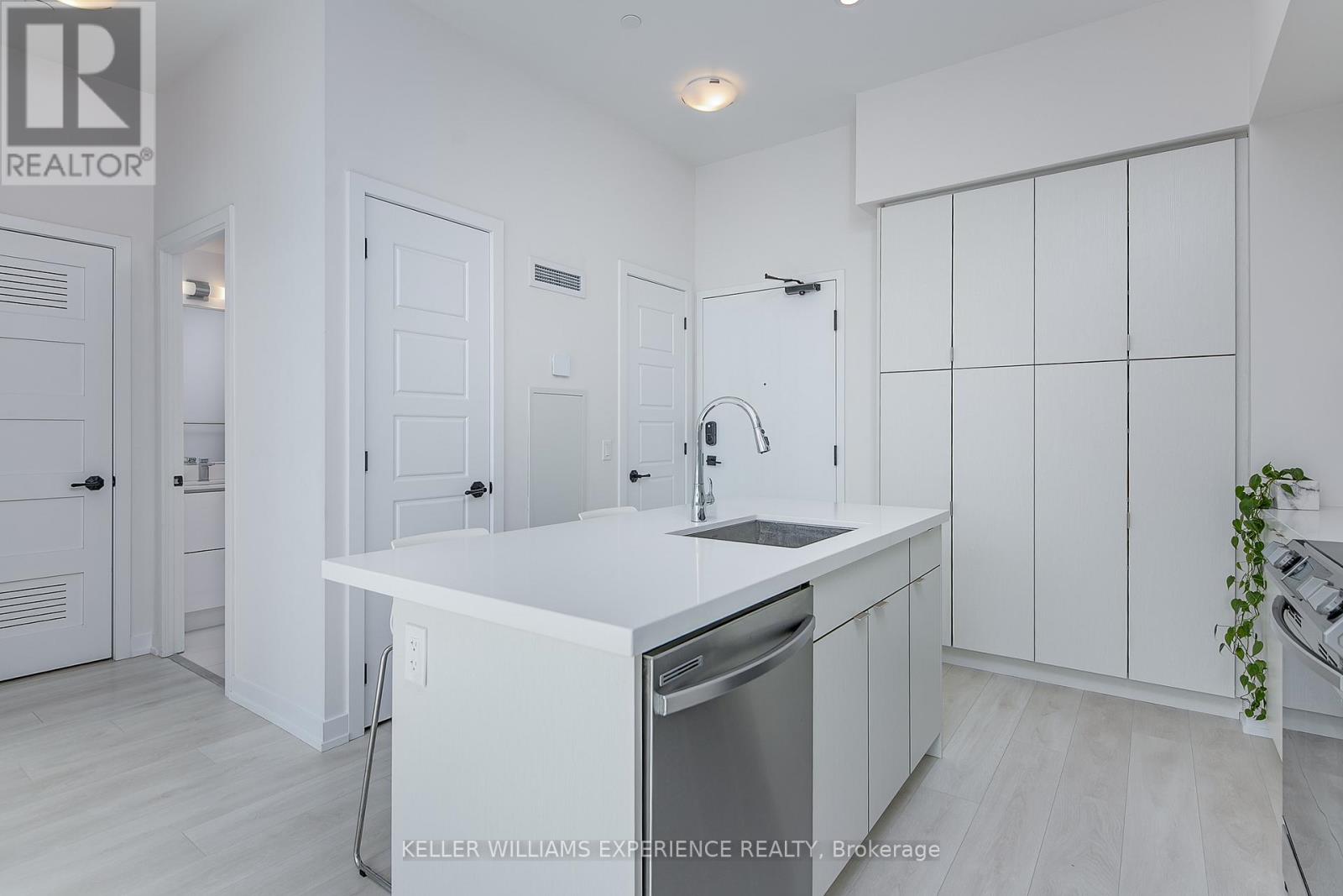 402 - 415 Sea Ray Avenue, Innisfil, Ontario  L9S 0R5 - Photo 6 - N12029481