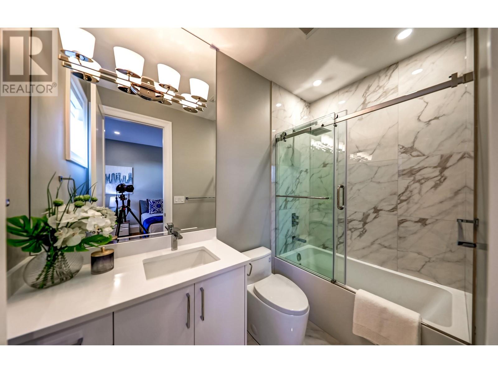 Listing Picture 27 of 40 : 10231 BAMBERTON DRIVE, Richmond / 烈治文 - 魯藝地產 Yvonne Lu Group - MLS Medallion Club Member