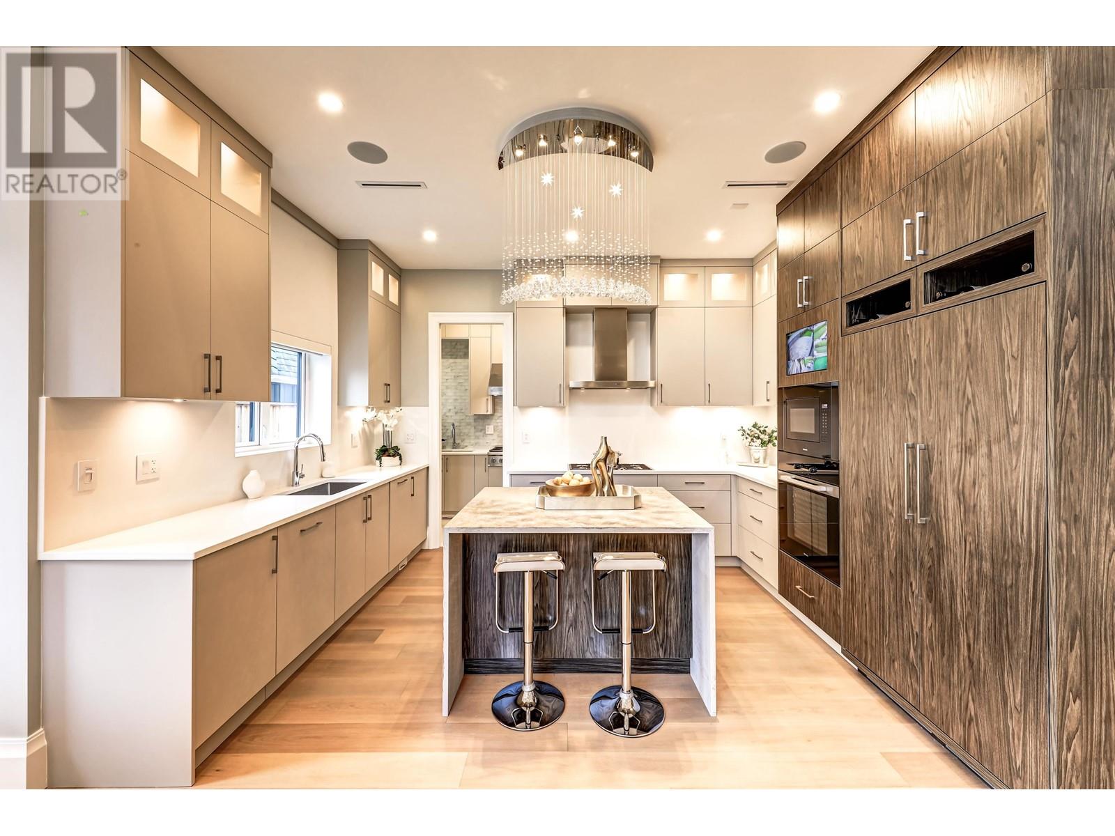 Listing Picture 12 of 40 : 10231 BAMBERTON DRIVE, Richmond / 烈治文 - 魯藝地產 Yvonne Lu Group - MLS Medallion Club Member