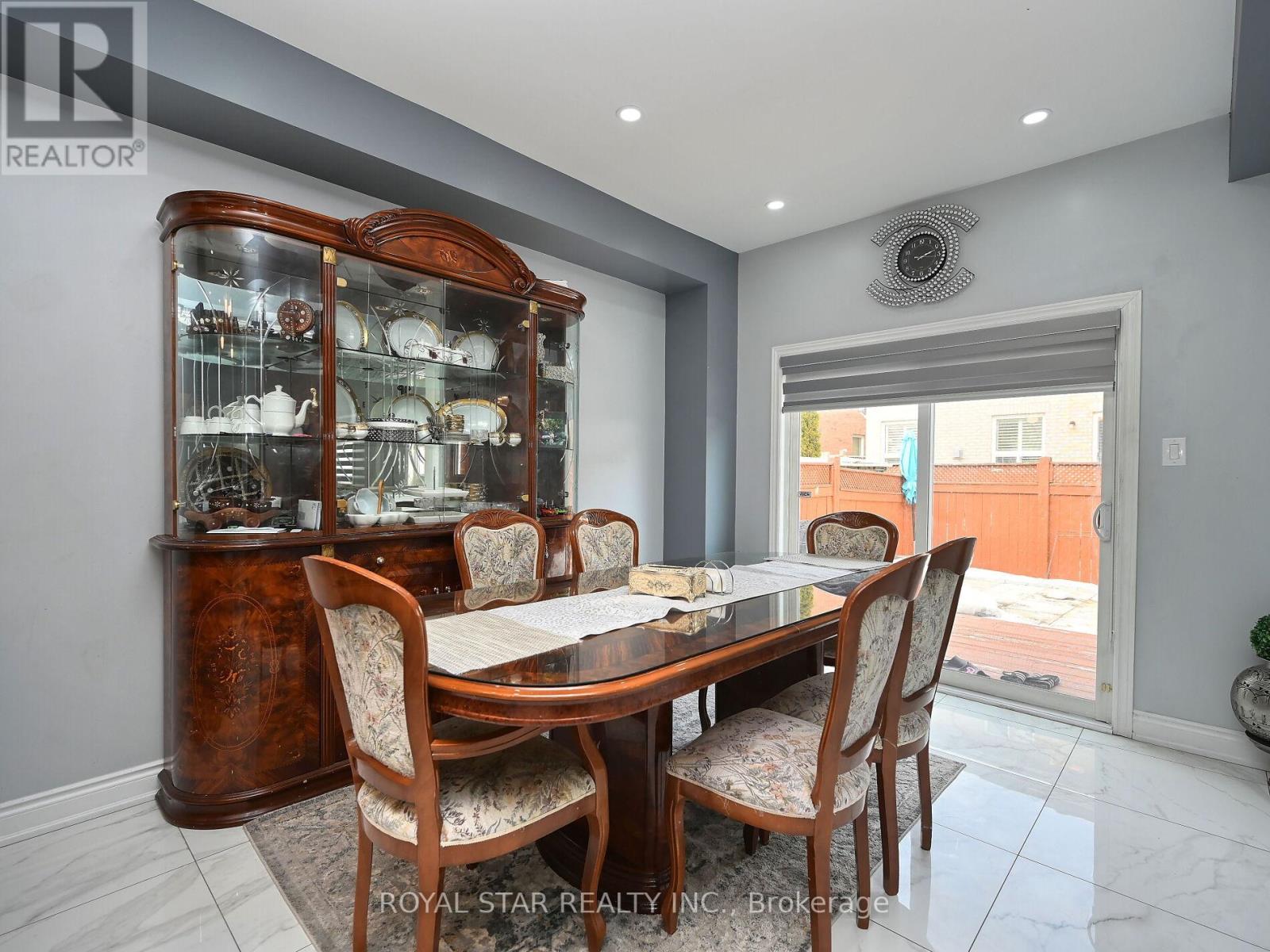 33 Alice Spring Crescent, Brampton (Credit Valley), Ontario  L6X 0R7 - Photo 12 - W12029412