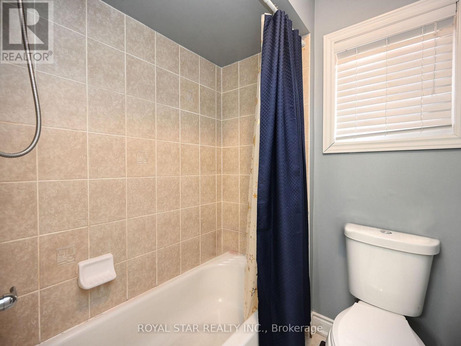 33 Alice Spring Crescent, Brampton (Credit Valley), Ontario  L6X 0R7 - Photo 24 - W12029412
