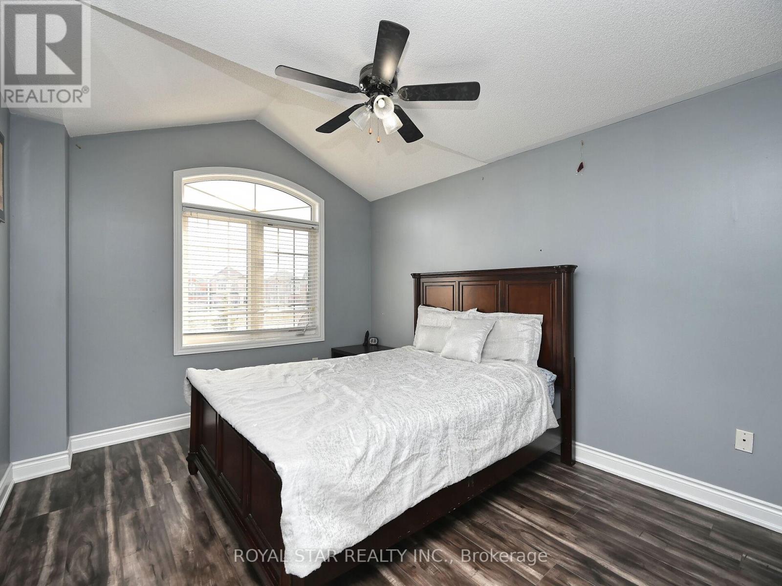 33 Alice Spring Crescent, Brampton (Credit Valley), Ontario  L6X 0R7 - Photo 27 - W12029412