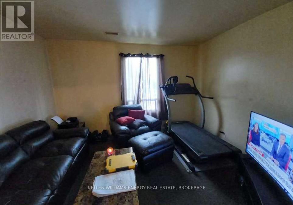 98 Bayfield Street, Barrie (City Centre), Ontario  L4M 3A8 - Photo 13 - S12029532