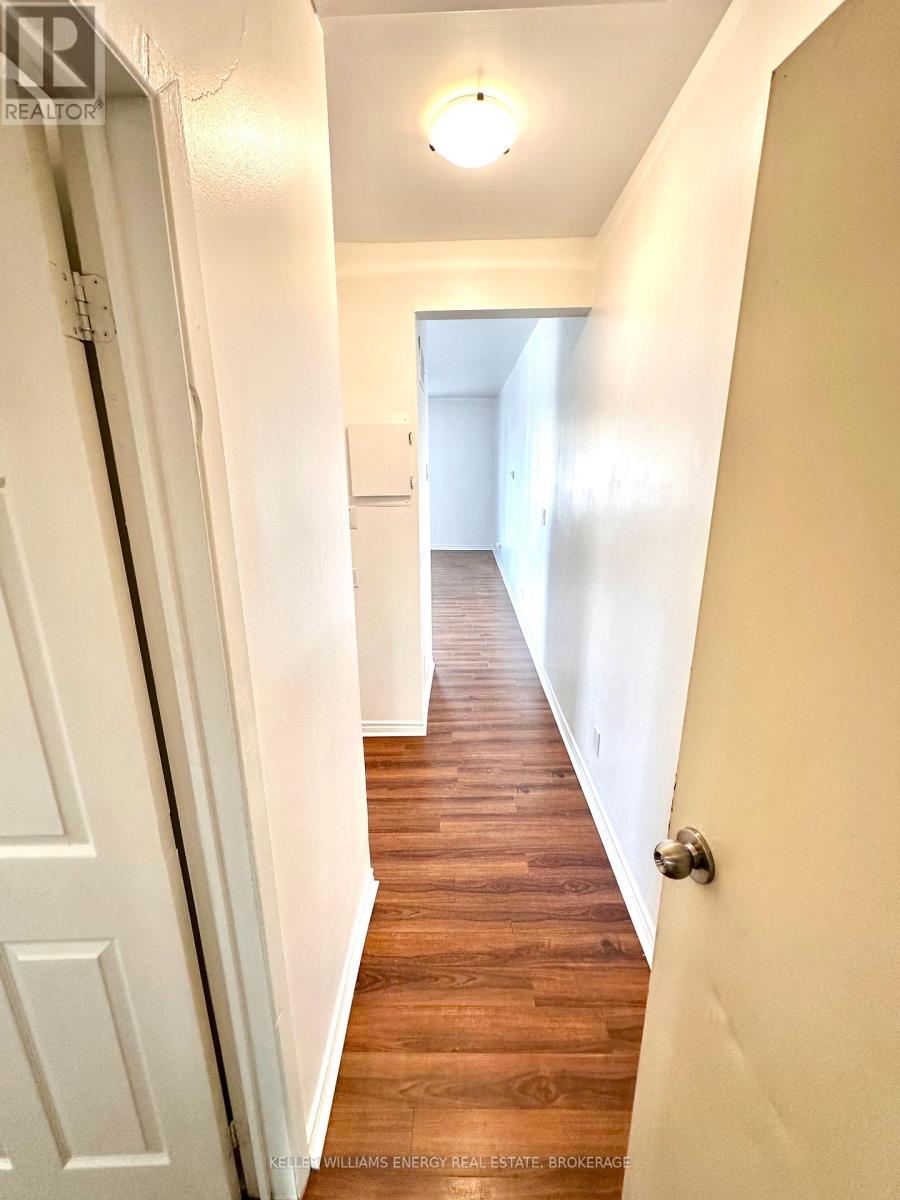 98 Bayfield Street, Barrie (City Centre), Ontario  L4M 3A8 - Photo 9 - S12029532