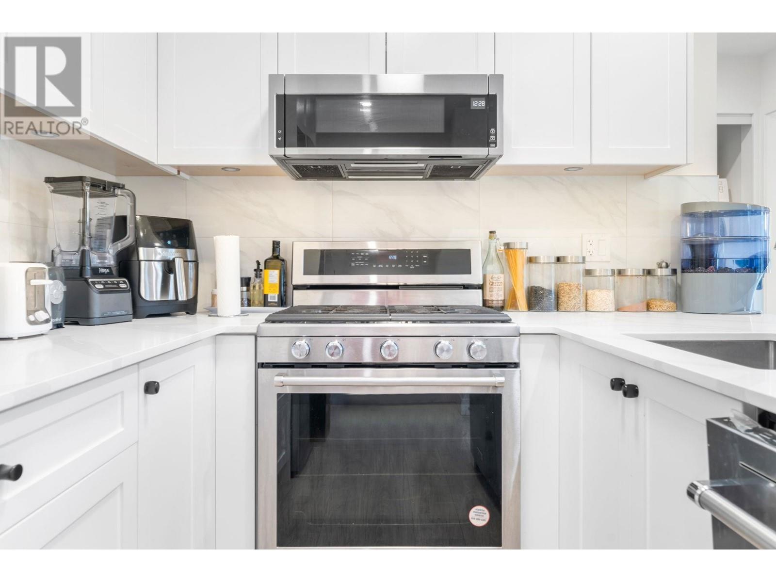 105 2688 Duke Street, Vancouver, British Columbia  V5R 4S9 - Photo 15 - R2974566
