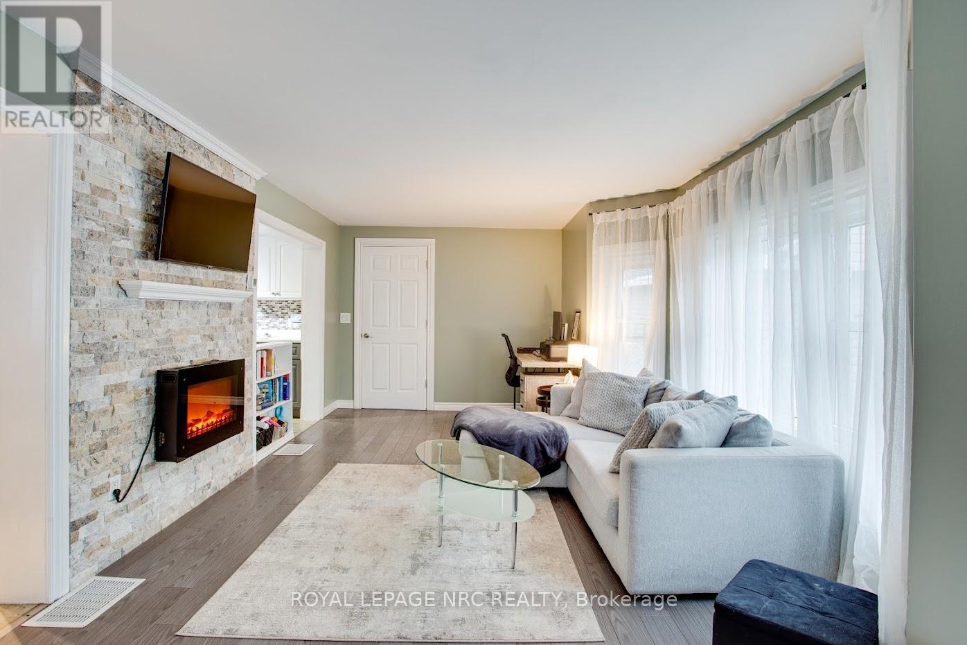 Property at 199 MURRAY STREET image 3