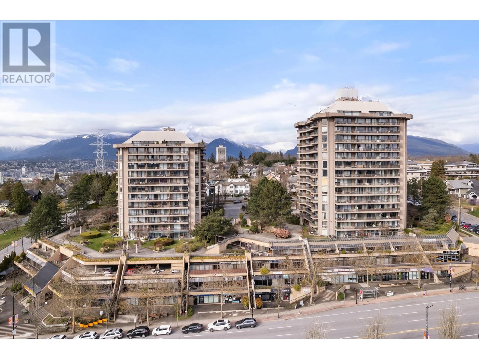 Listing Picture 2 of 35 : 407 3740 ALBERT STREET, Burnaby / 本拿比 - 魯藝地產 Yvonne Lu Group - MLS Medallion Club Member