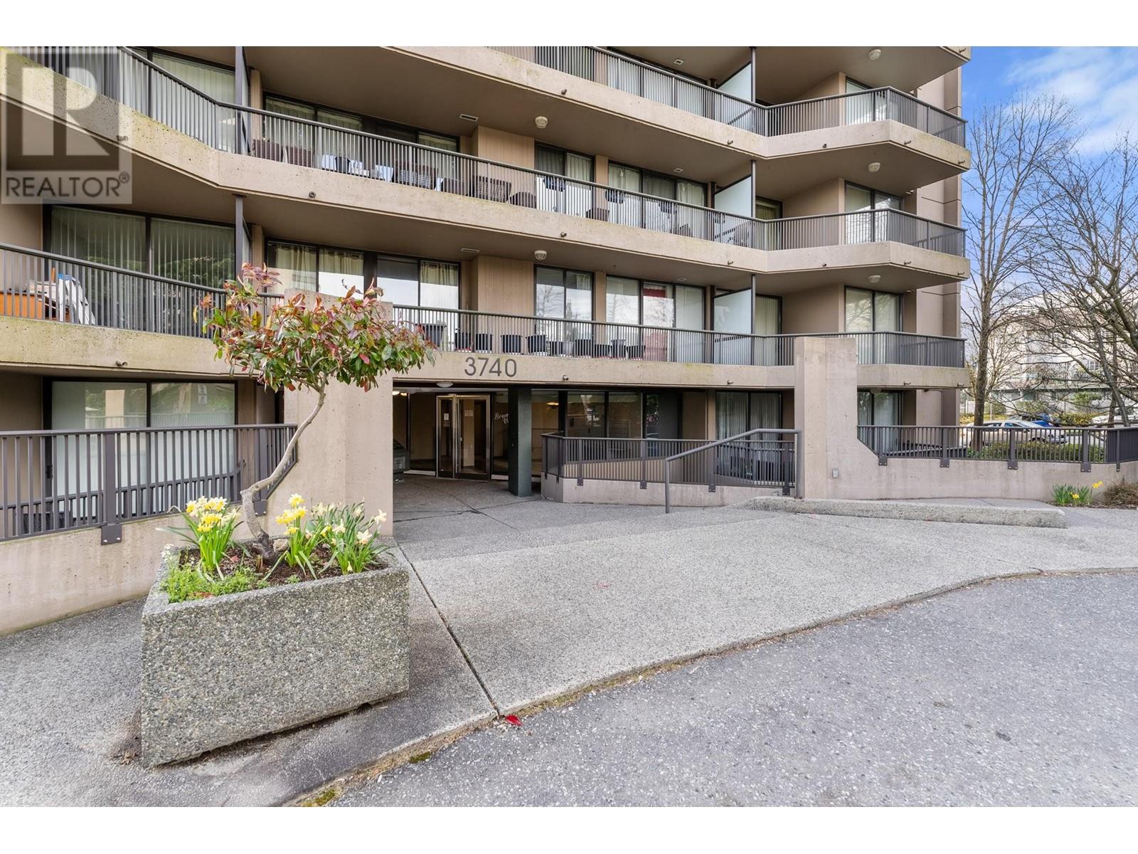 Listing Picture 32 of 35 : 407 3740 ALBERT STREET, Burnaby / 本拿比 - 魯藝地產 Yvonne Lu Group - MLS Medallion Club Member