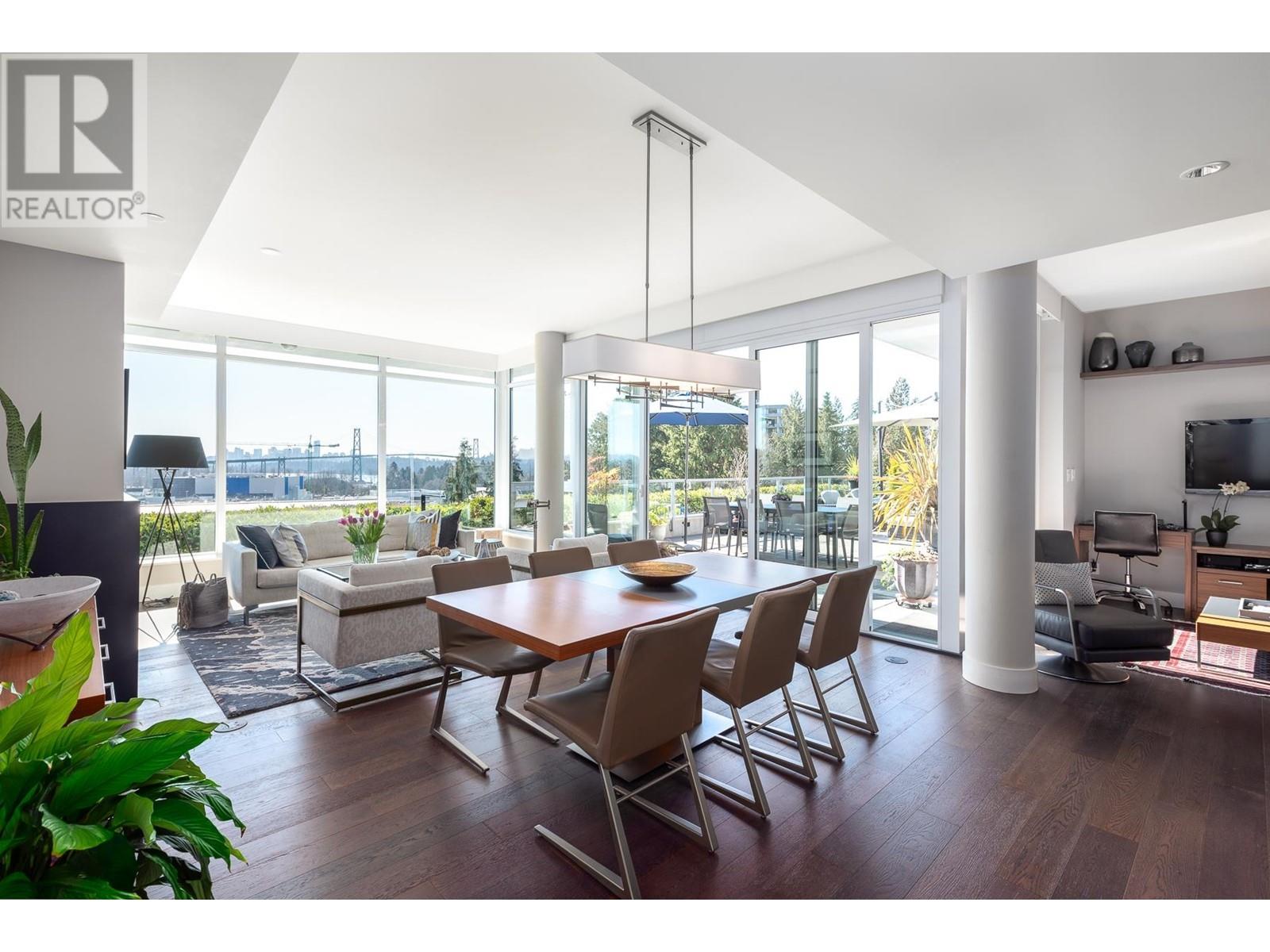 501 918 Keith Road, West Vancouver, British Columbia  V7T 1M3 - Photo 2 - R2979894
