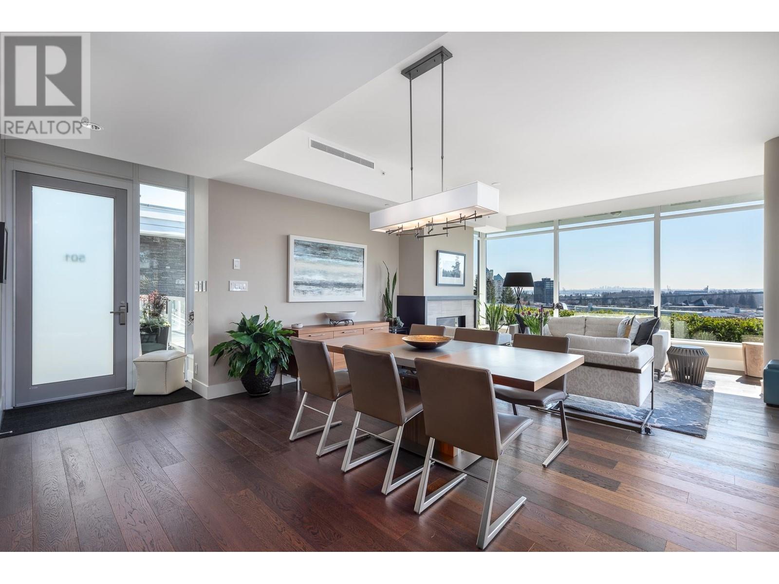 501 918 Keith Road, West Vancouver, British Columbia  V7T 1M3 - Photo 3 - R2979894