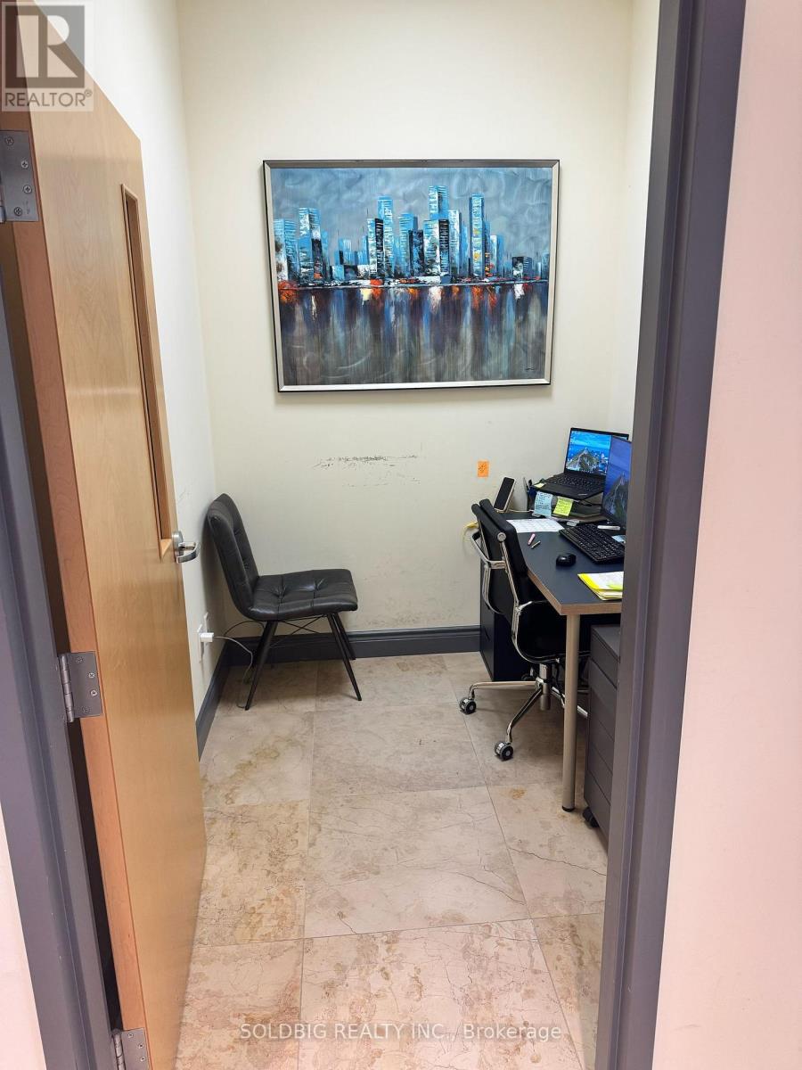 211 - 450 Bronte Street S, Milton, Ontario L9T 5B7 - Photo 6 - W12016512