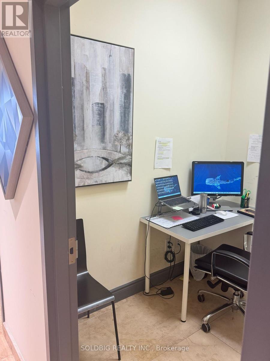 211 - 450 Bronte Street S, Milton, Ontario L9T 5B7 - Photo 8 - W12016512