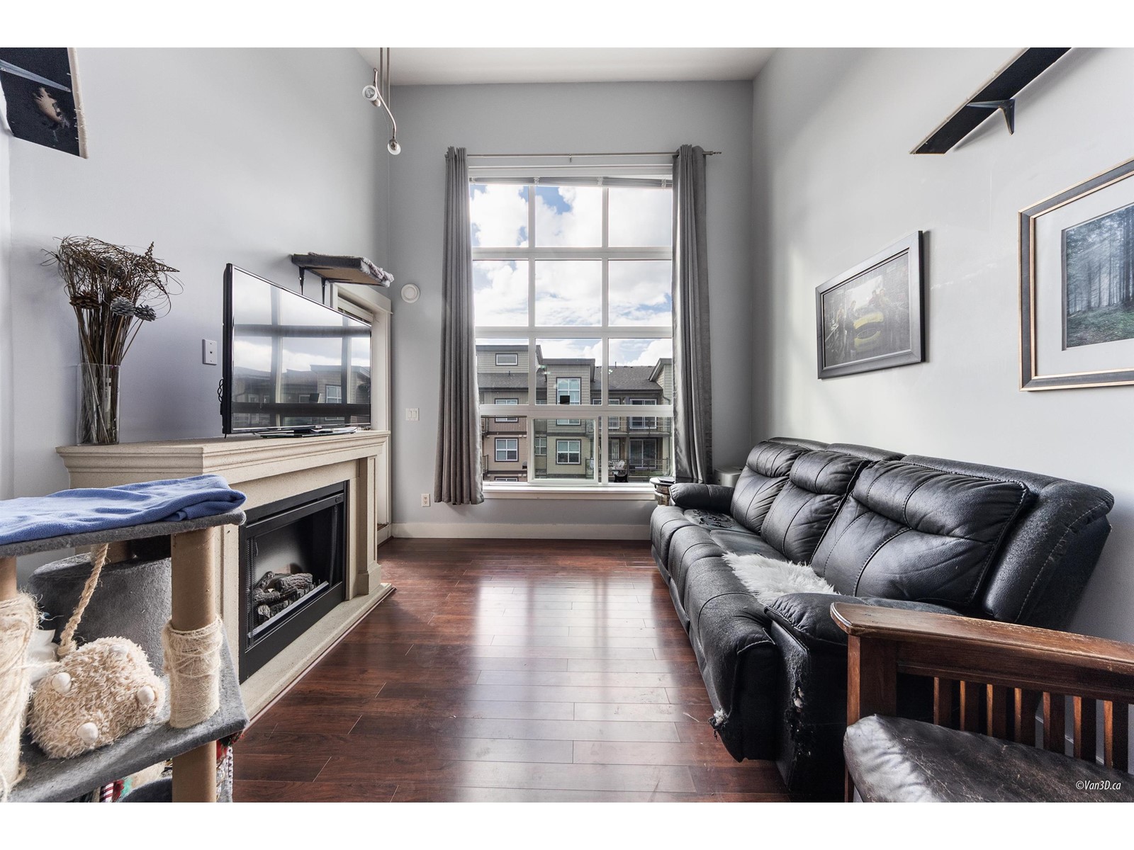 Property at 402 30525 CARDINAL AVENUE image 3