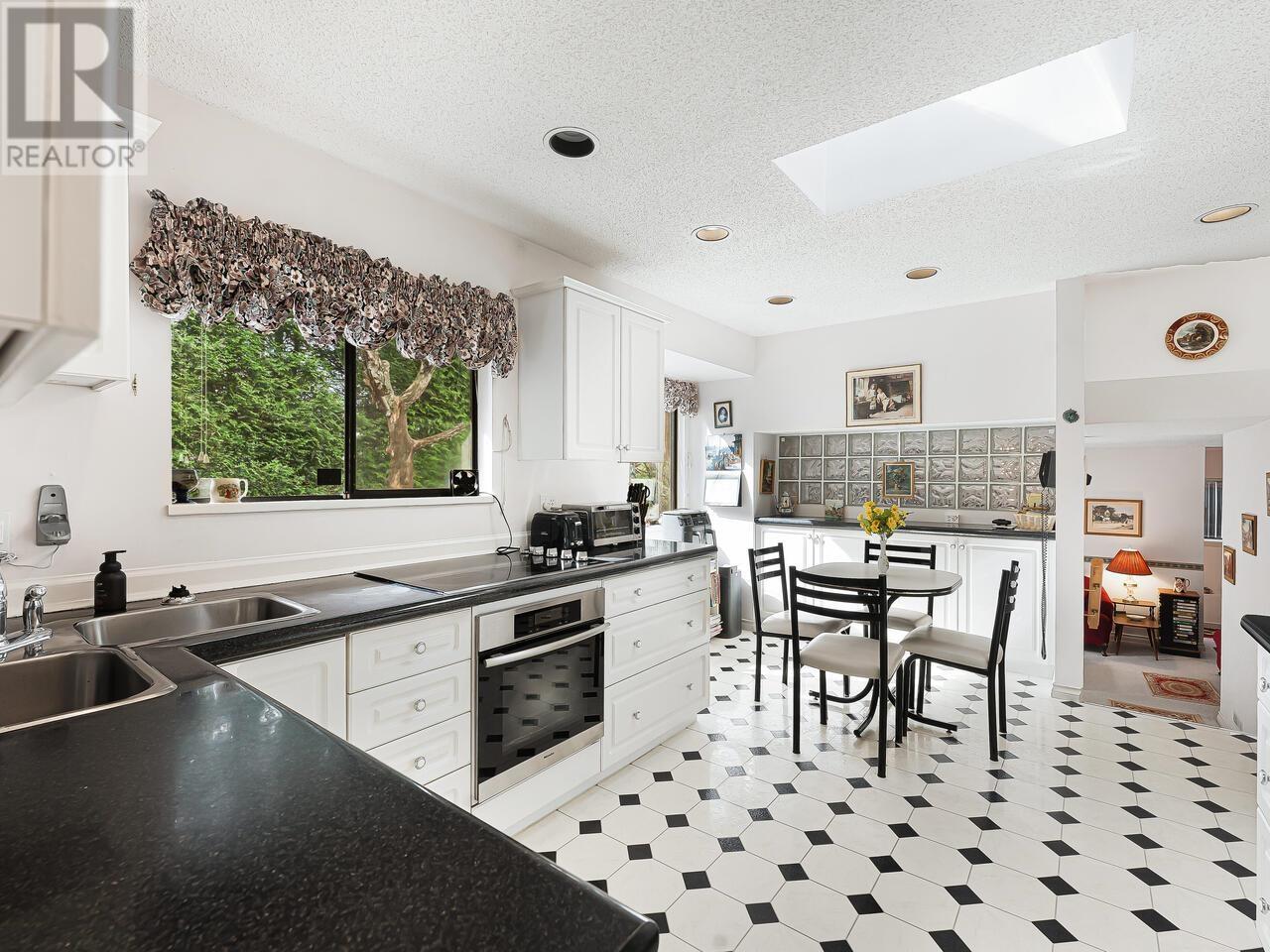 3531 Graham Street, Port Coquitlam, British Columbia  V3B 5L8 - Photo 8 - R2979801