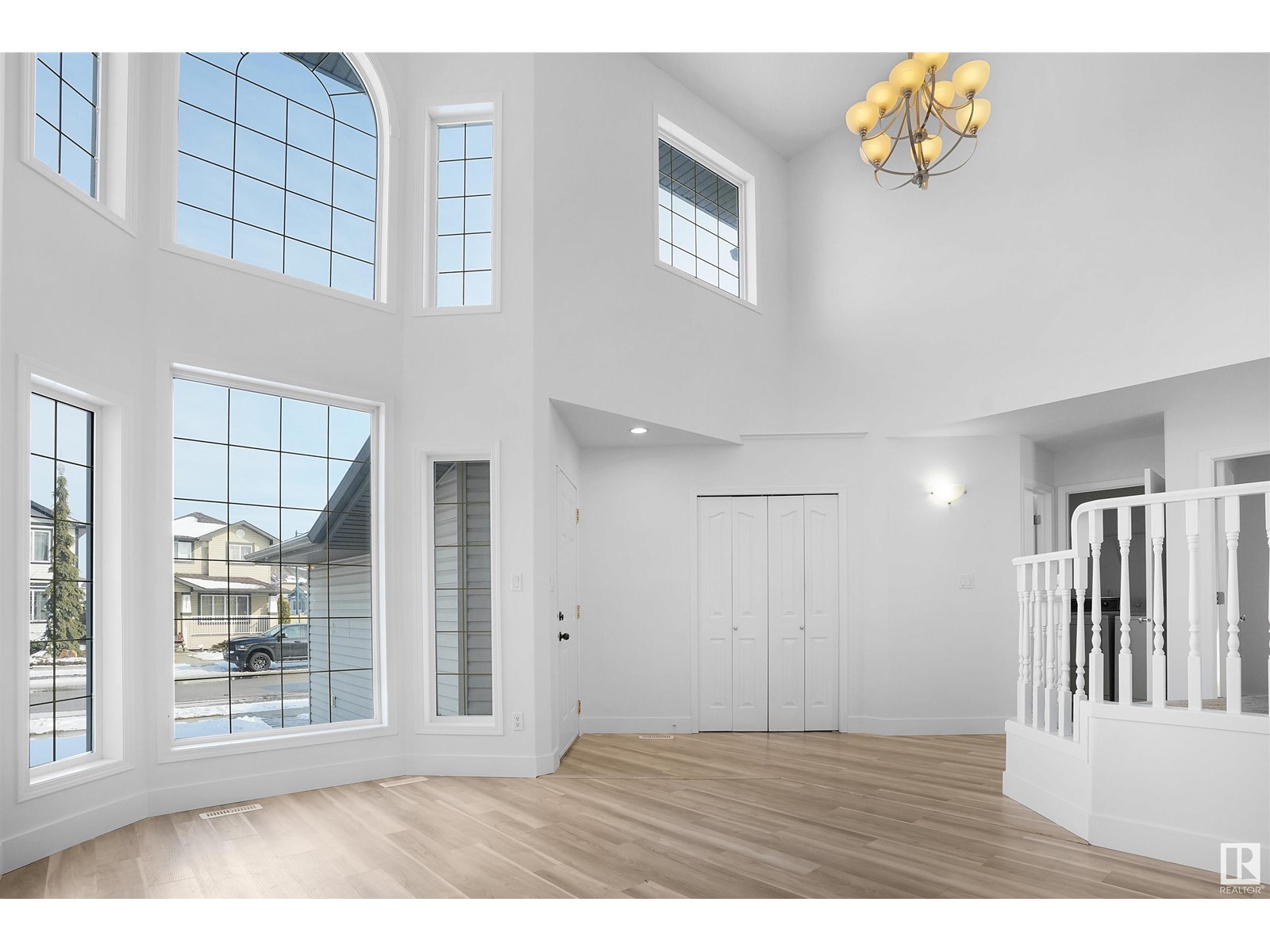 Property at 3722 12 ST NW image 4