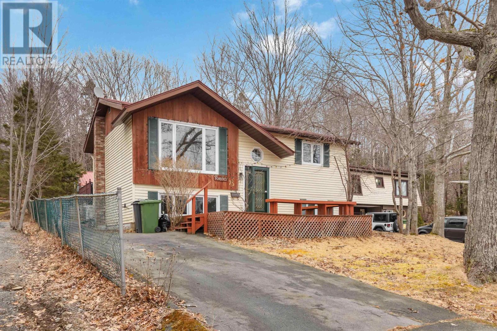 75 Hillside Avenue, Lower Sackville, Nova Scotia  B4C 1W6 - Photo 2 - 202505312