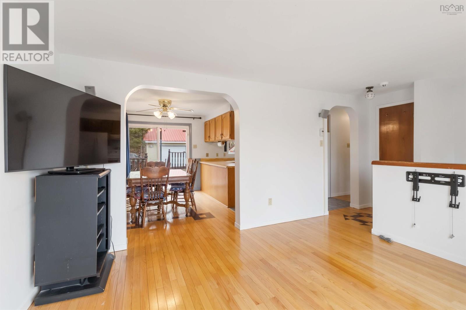 75 Hillside Avenue, Lower Sackville, Nova Scotia  B4C 1W6 - Photo 8 - 202505312