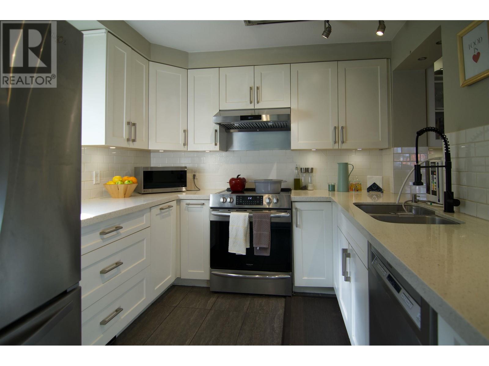 101 3055 Cambie Street, Vancouver, British Columbia  V5Z 4N2 - Photo 3 - R2971974