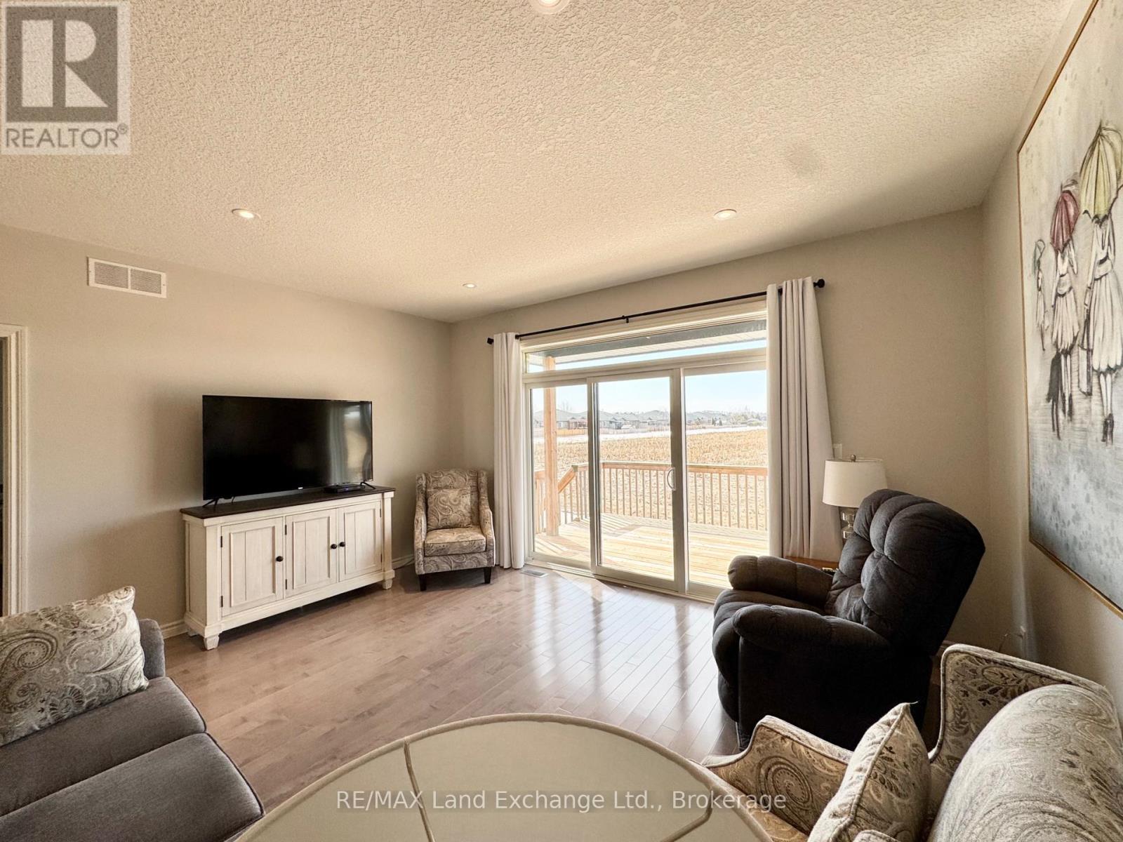 494 Ivings Drive, Saugeen Shores, Ontario  N0H 2C3 - Photo 12 - X12029690