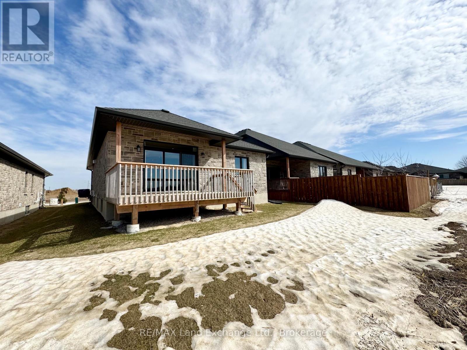 494 Ivings Drive, Saugeen Shores, Ontario  N0H 2C3 - Photo 33 - X12029690