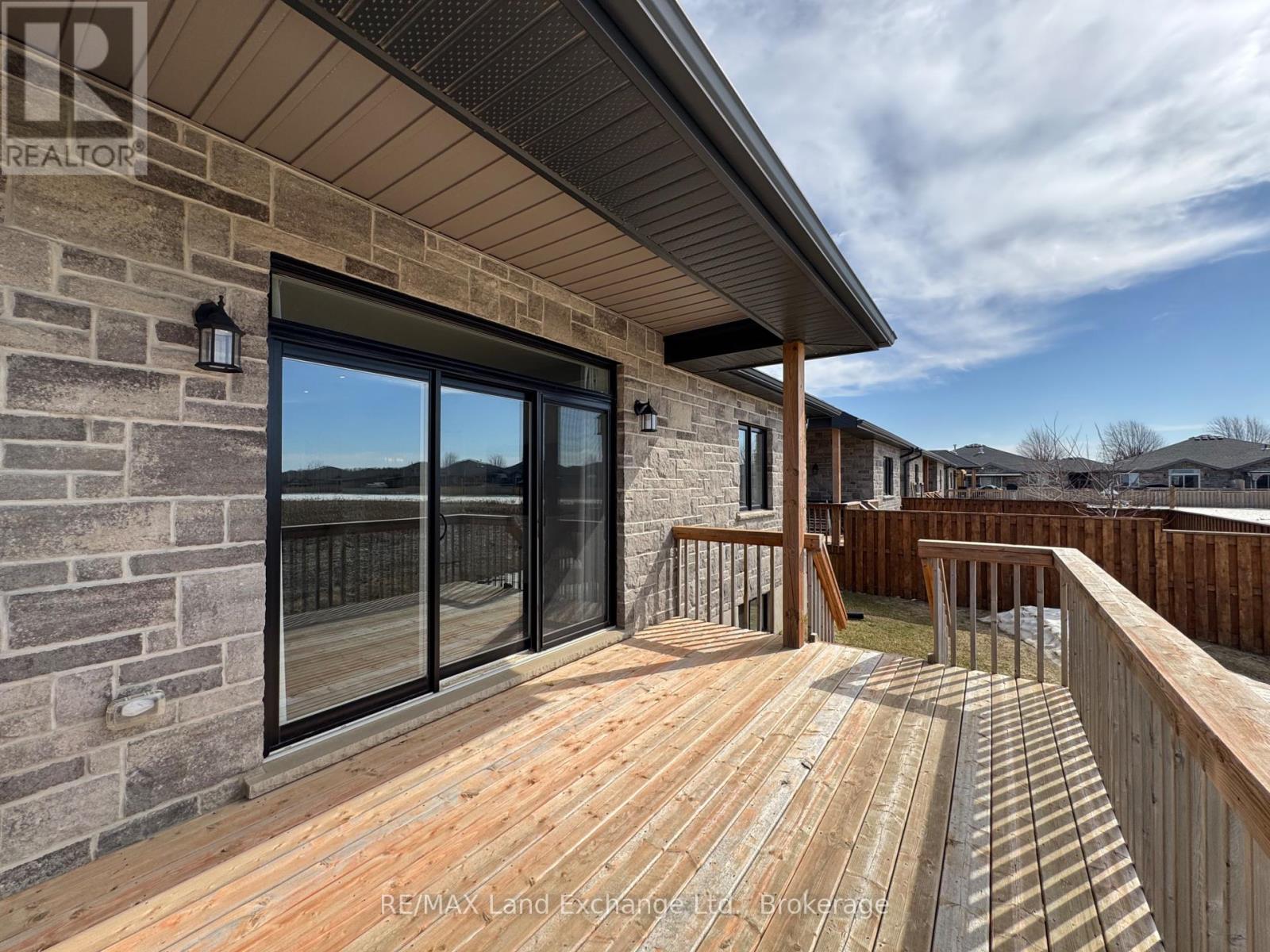 494 Ivings Drive, Saugeen Shores, Ontario  N0H 2C3 - Photo 34 - X12029690
