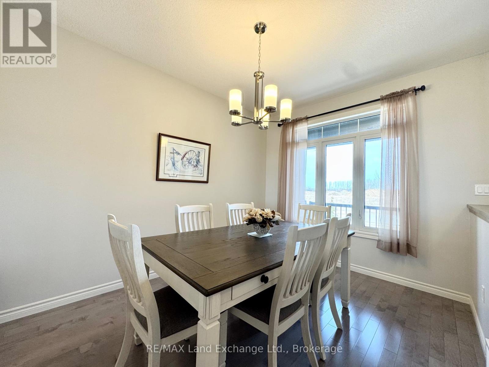 494 Ivings Drive, Saugeen Shores, Ontario  N0H 2C3 - Photo 4 - X12029690
