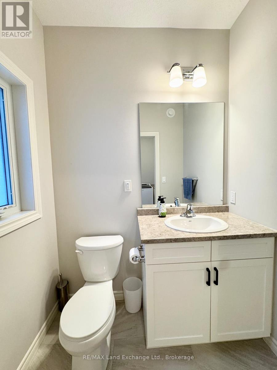 494 Ivings Drive, Saugeen Shores, Ontario  N0H 2C3 - Photo 8 - X12029690