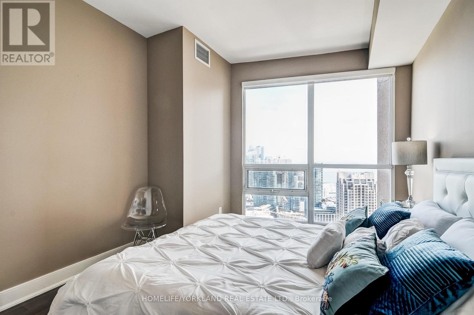 Lph02 - 219 Fort York Boulevard, Toronto, Ontario  M5V 1B1 - Photo 8 - C12029621