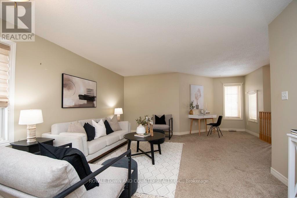 7 Midland Drive, Kawartha Lakes (Lindsay), Ontario  K9V 6B9 - Photo 7 - X11978414