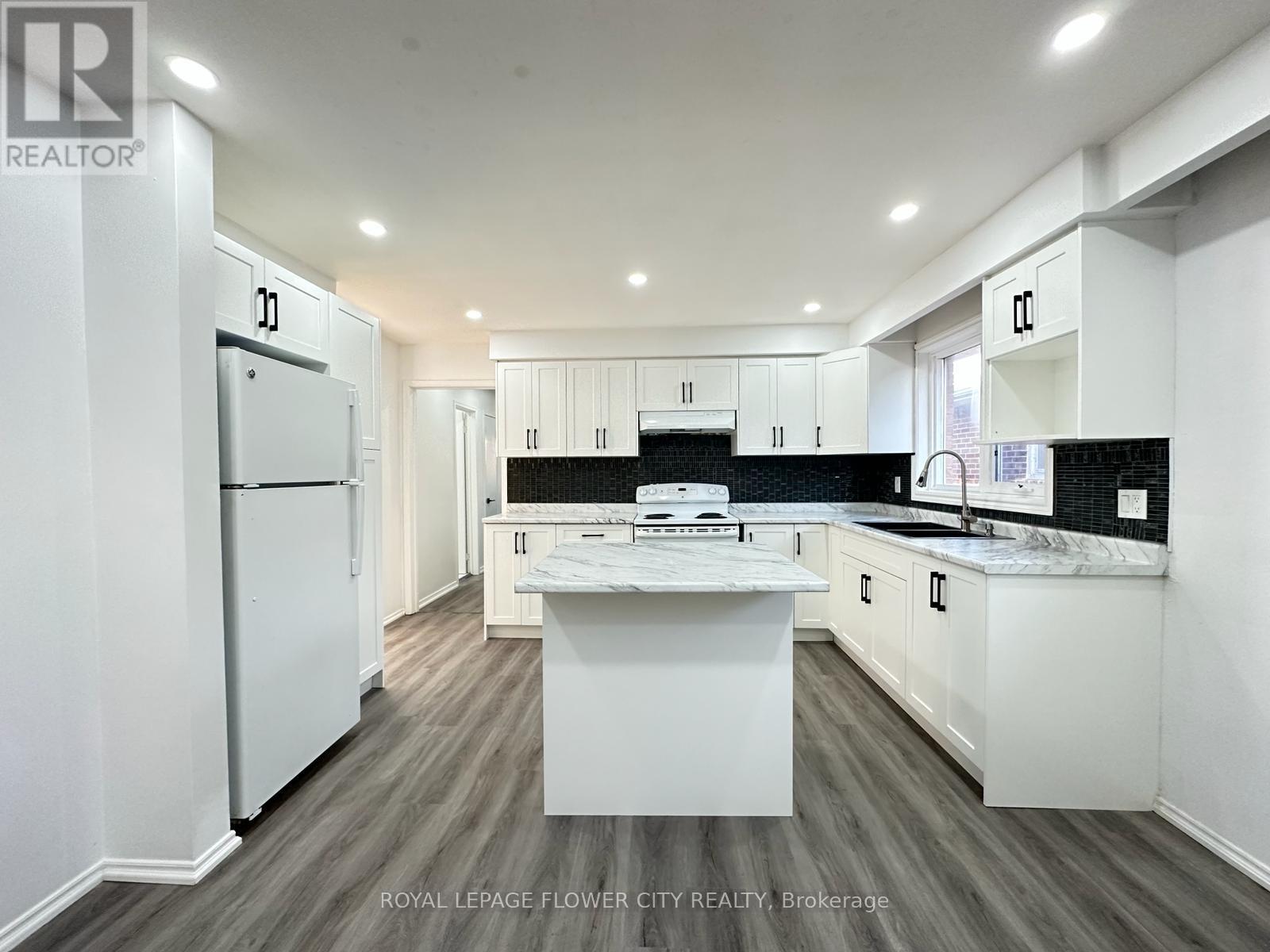 66 Skelton Boulevard, Brampton, Ontario  L6V 2P6 - Photo 12 - W12029632